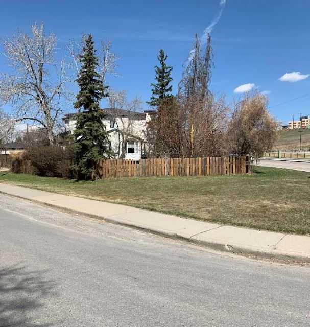 Picture for 2103 Mackay Road NW
