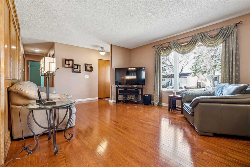 Picture for 320 Whiteview Road NE