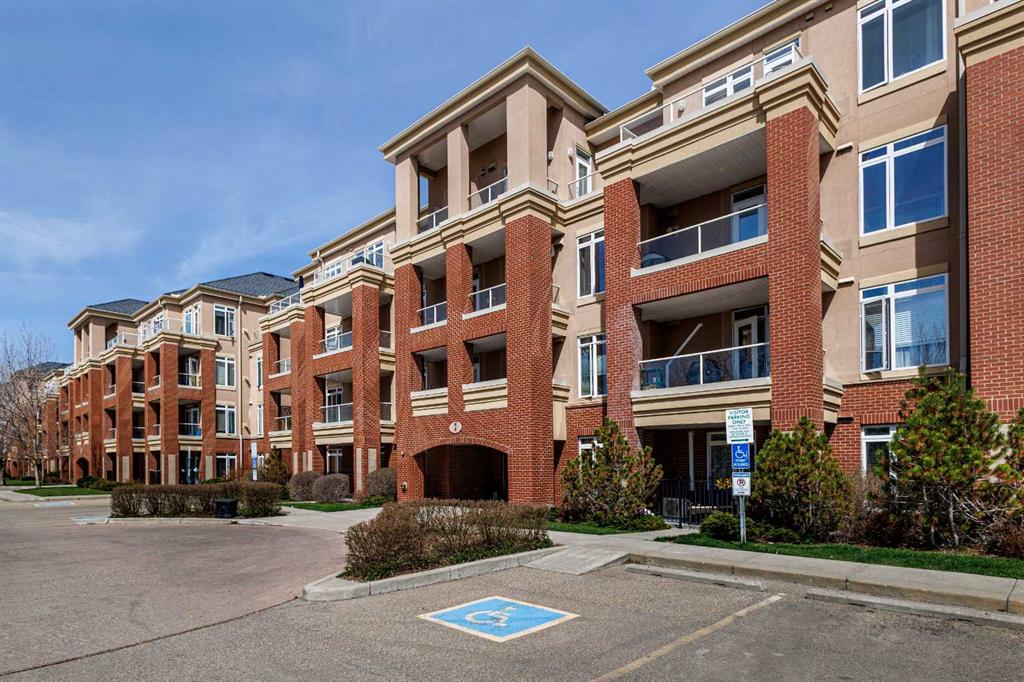 Picture for 304, 8 Hemlock Crescent SW