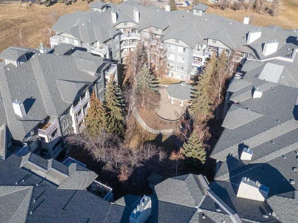 Picture for 250, 35 Richard Court SW