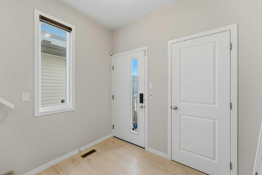 Picture for 34 Walgrove Link SE