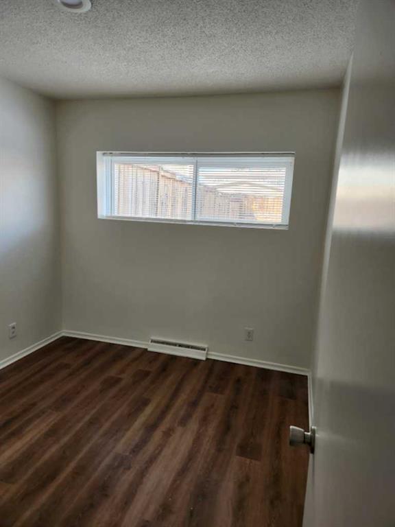 Picture for 640 648 68 Avenue SW