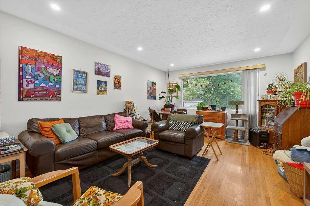 Picture for A,B, 319 37 Street SW