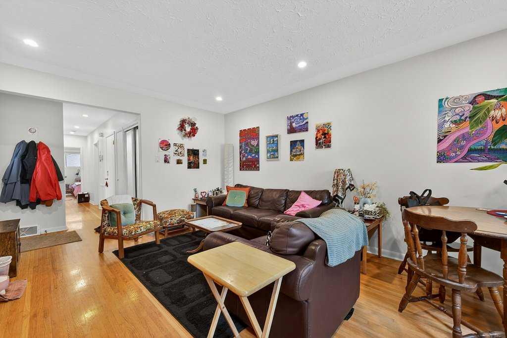 Picture for A,B, 319 37 Street SW