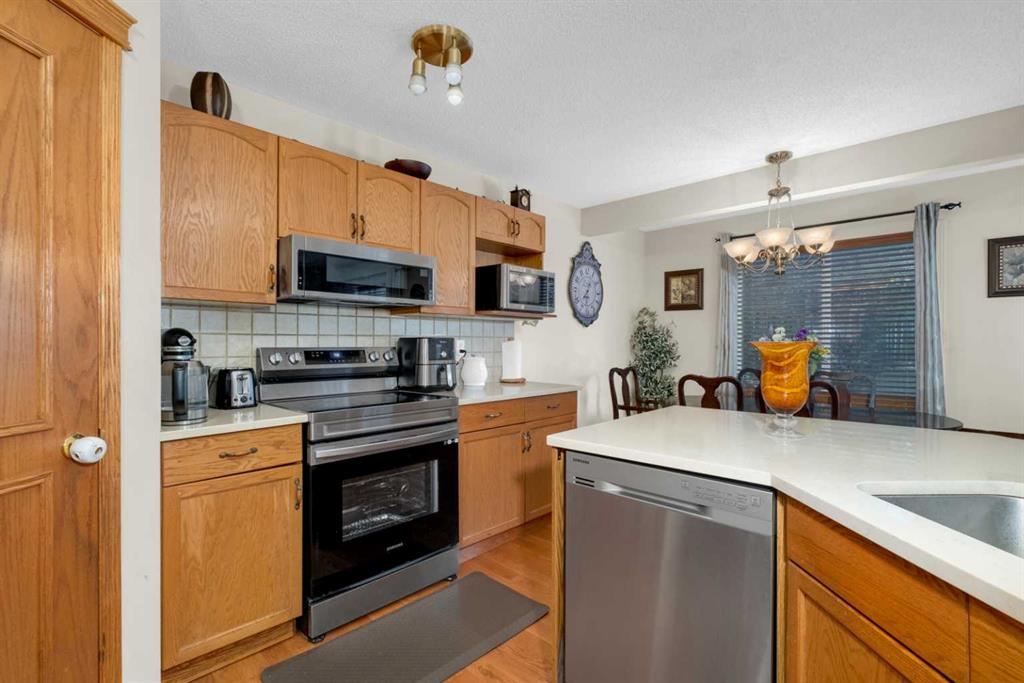 Picture for 373 Bridlewood Avenue SW