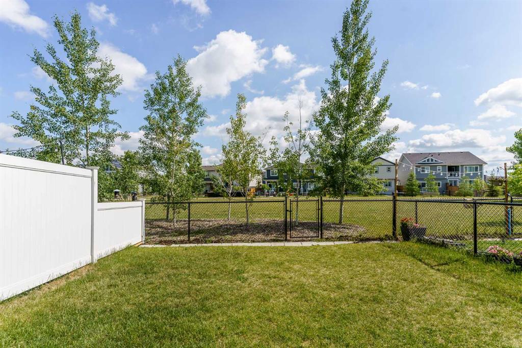 Picture for 135 Legacy Glen Parade SE