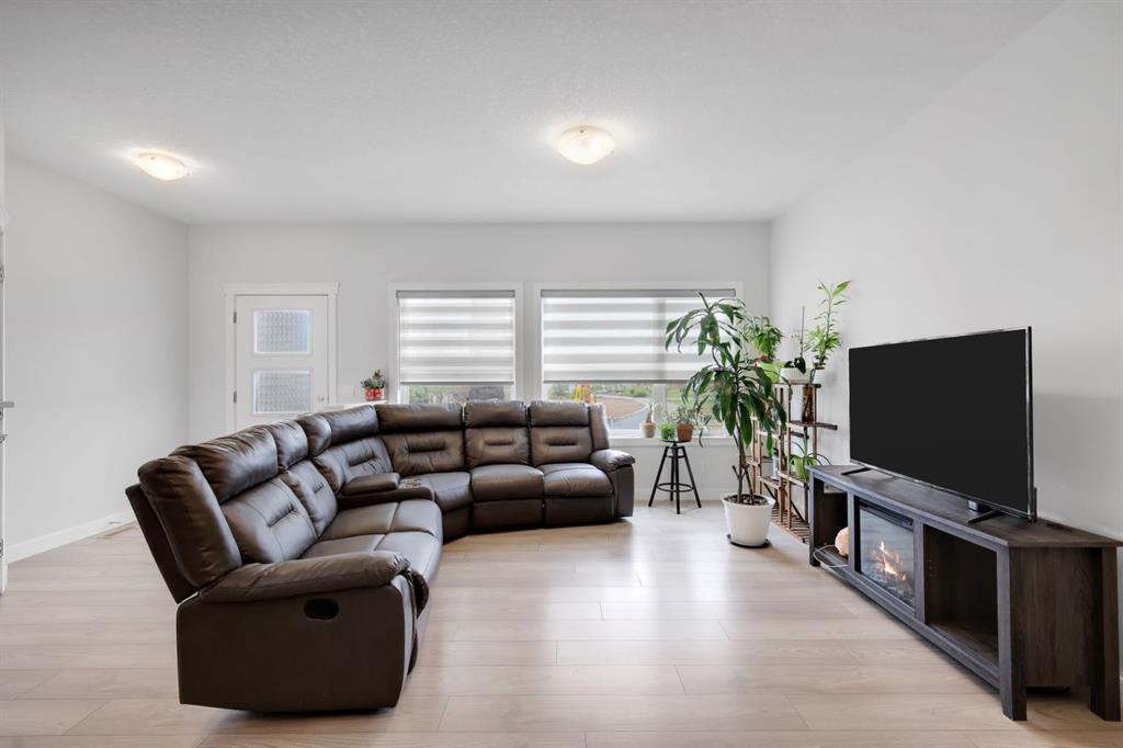 Picture for 56 Corner Meadows Park NE