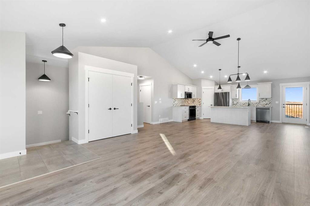 Picture for 3422 Victory Way  https://www.cirrealty.ca/reb/creb/24/A2267124_14.jpg