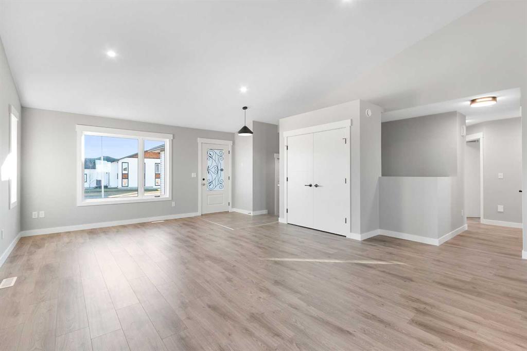 Picture for 3422 Victory Way  https://www.cirrealty.ca/reb/creb/24/A2267124_8.jpg