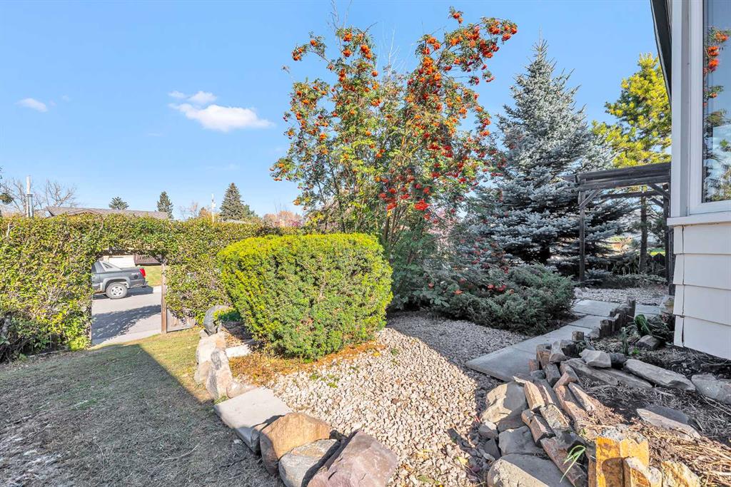 Picture for 212 Dovercrest Place SE