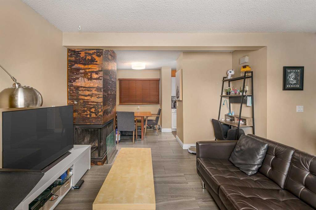 Picture for 3, 643 4 Avenue NE