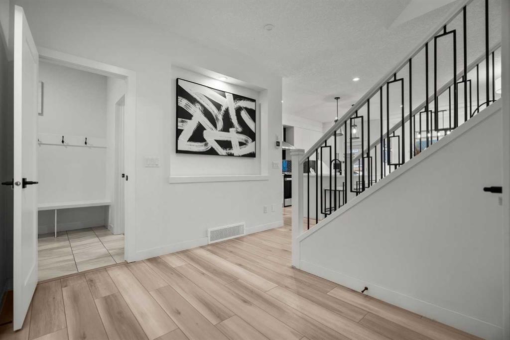 Picture for 61 Carringsby Way NW