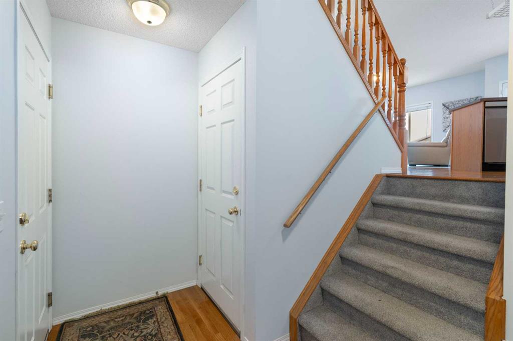 Picture for 46 Bridleridge Way SW