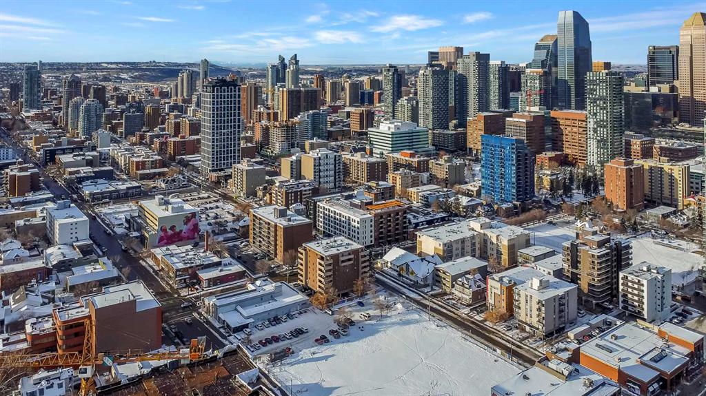 Picture for 703, 14 215 Avenue SW