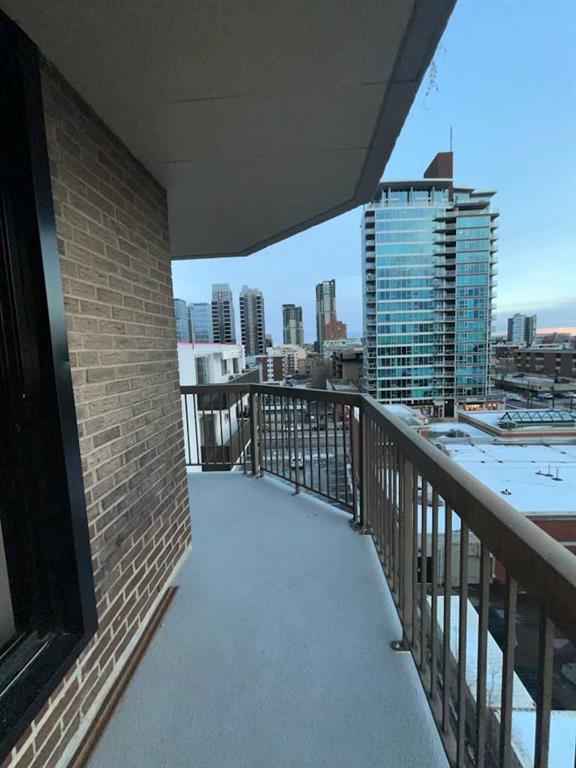 Picture for 703, 215 14 Avenue SW