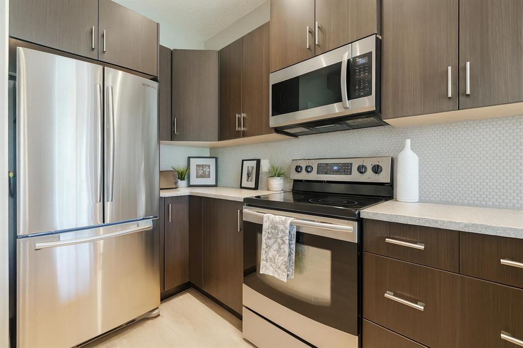 Picture for 271 River Heights Crescent 