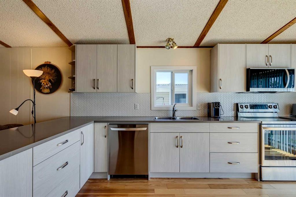 Picture for 101, 99 Arbour Lake Road NW