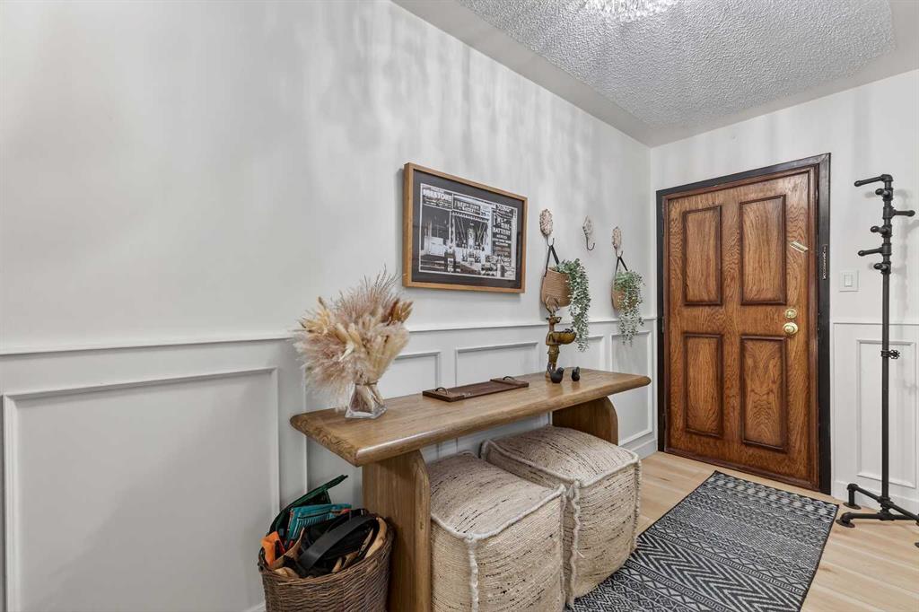 Picture for 302, 330 26 Avenue SW