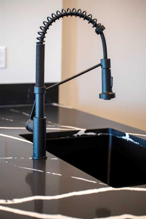 Picture for 414, 370 Dieppe Drive SW