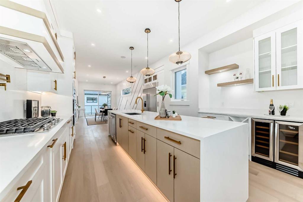 Picture for 214 27 Avenue NW