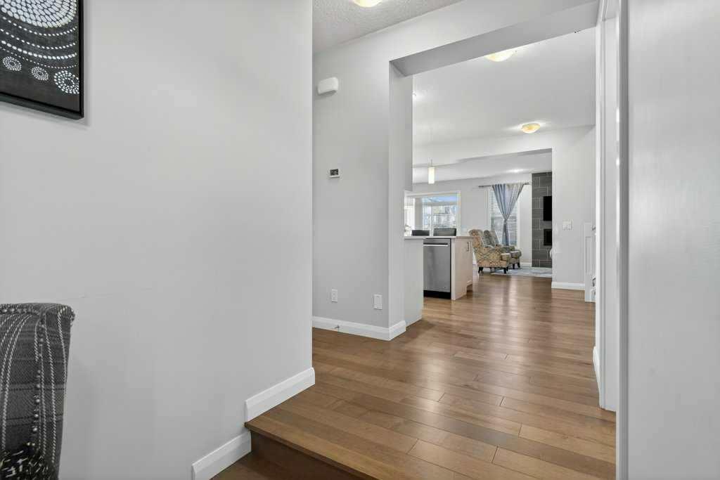 Picture for 139 Evansglen Circle NW