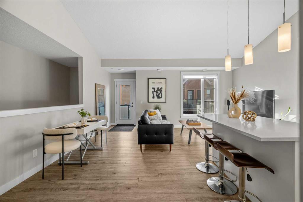 Picture for 124 Livingston Common NE