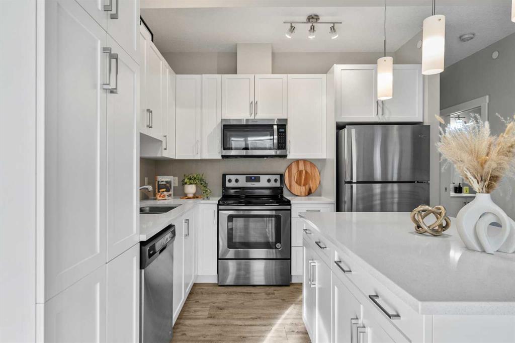 Picture for 124 Livingston Common NE