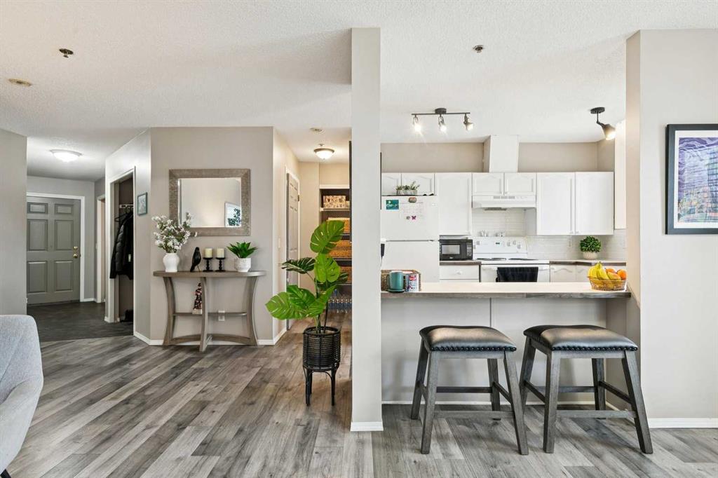 Picture for 104, 7 Harvest Gold Manor NE