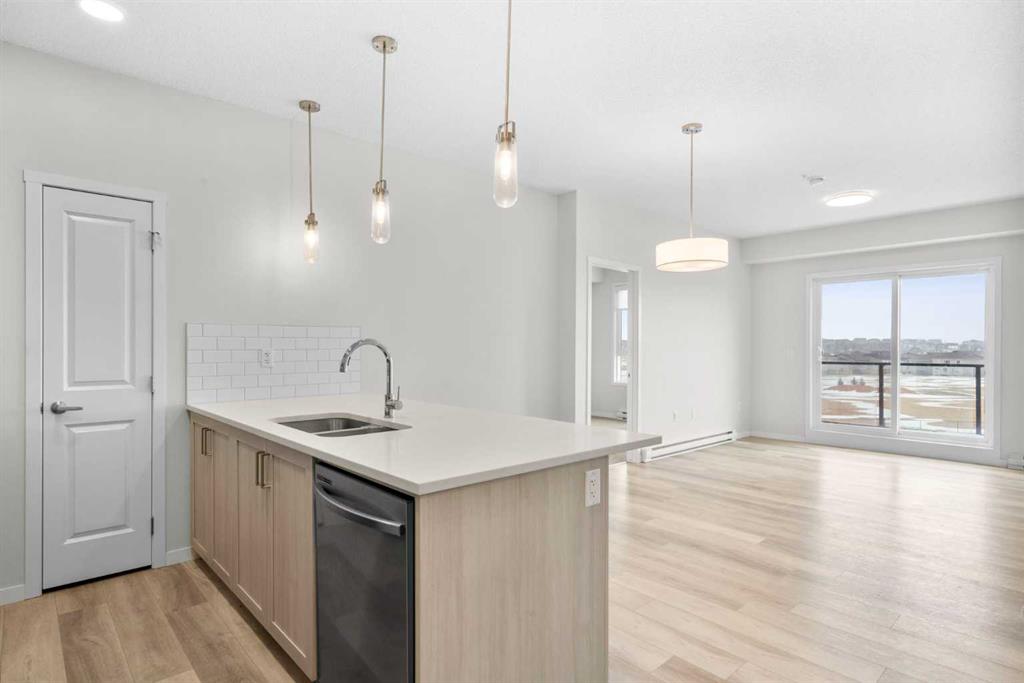 Picture for 2411, 33 Carringham Gate NW