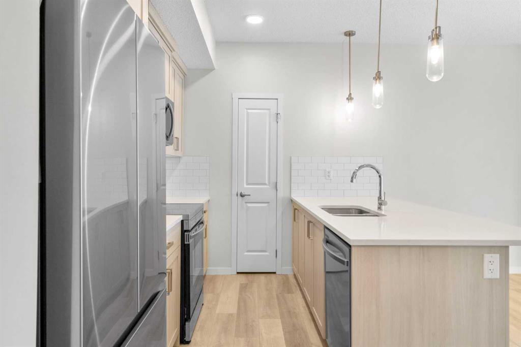 Picture for 2411, 33 Carringham Gate NW