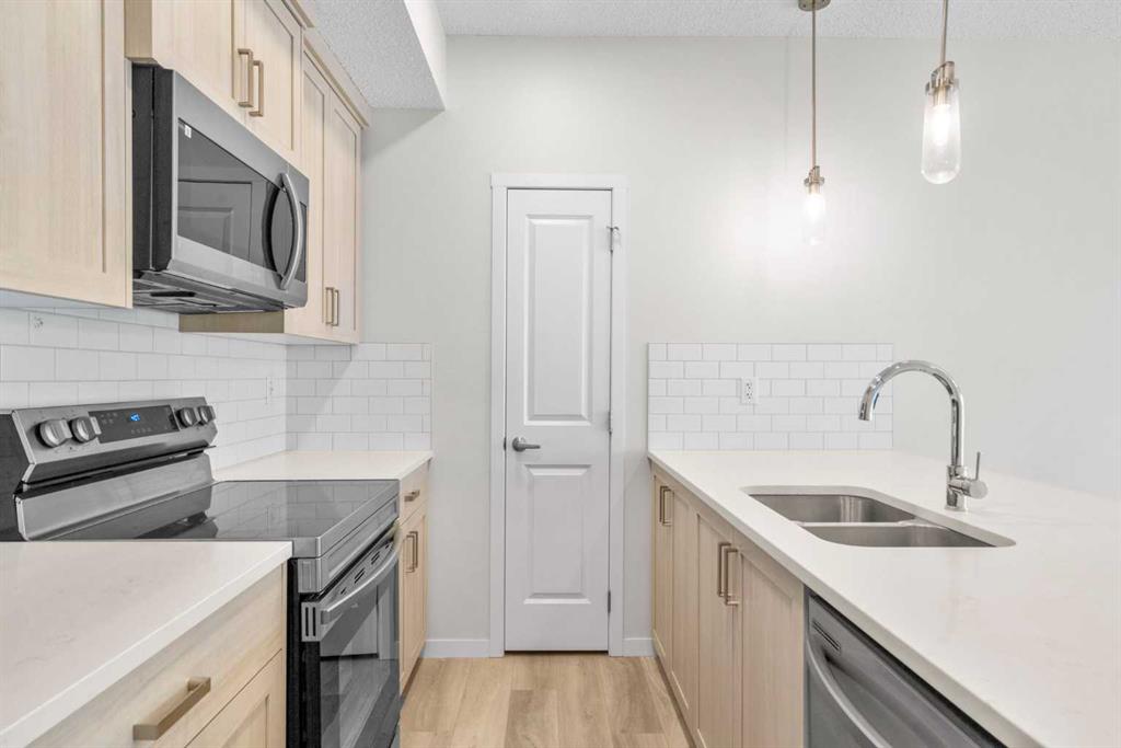 Picture for 2411, 33 Carringham Gate NW