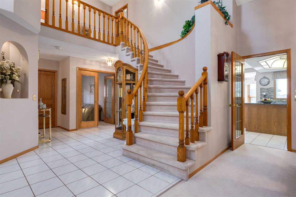 Picture for 180 Edgevalley Circle NW