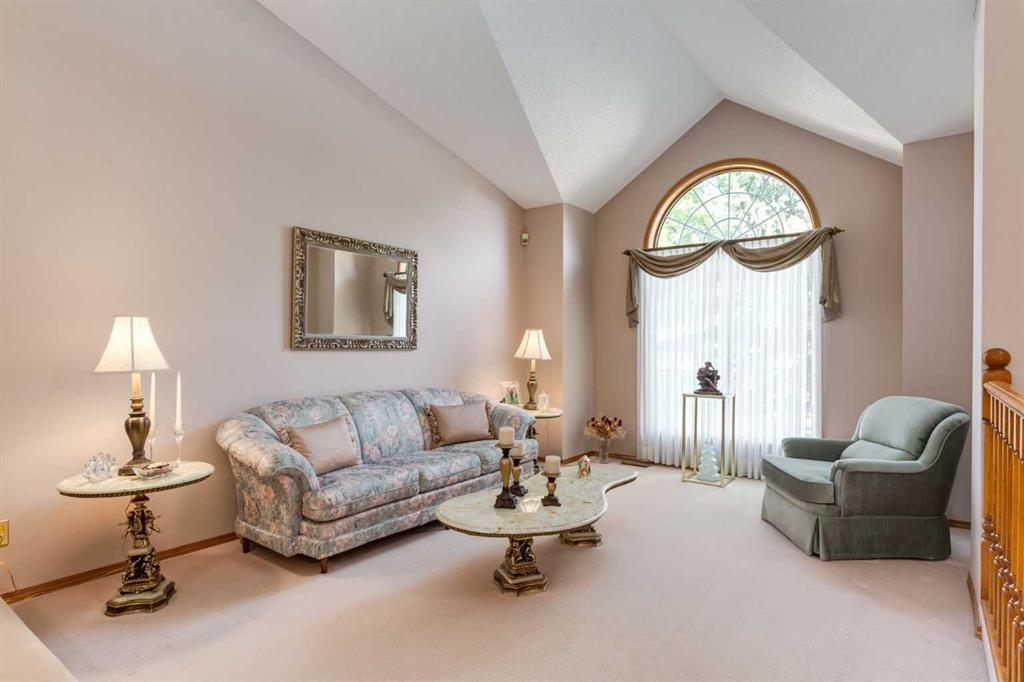 Picture for 180 Edgevalley Circle NW