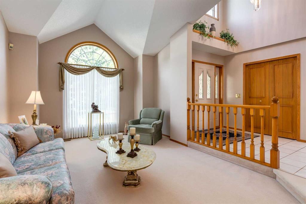 Picture for 180 Edgevalley Circle NW