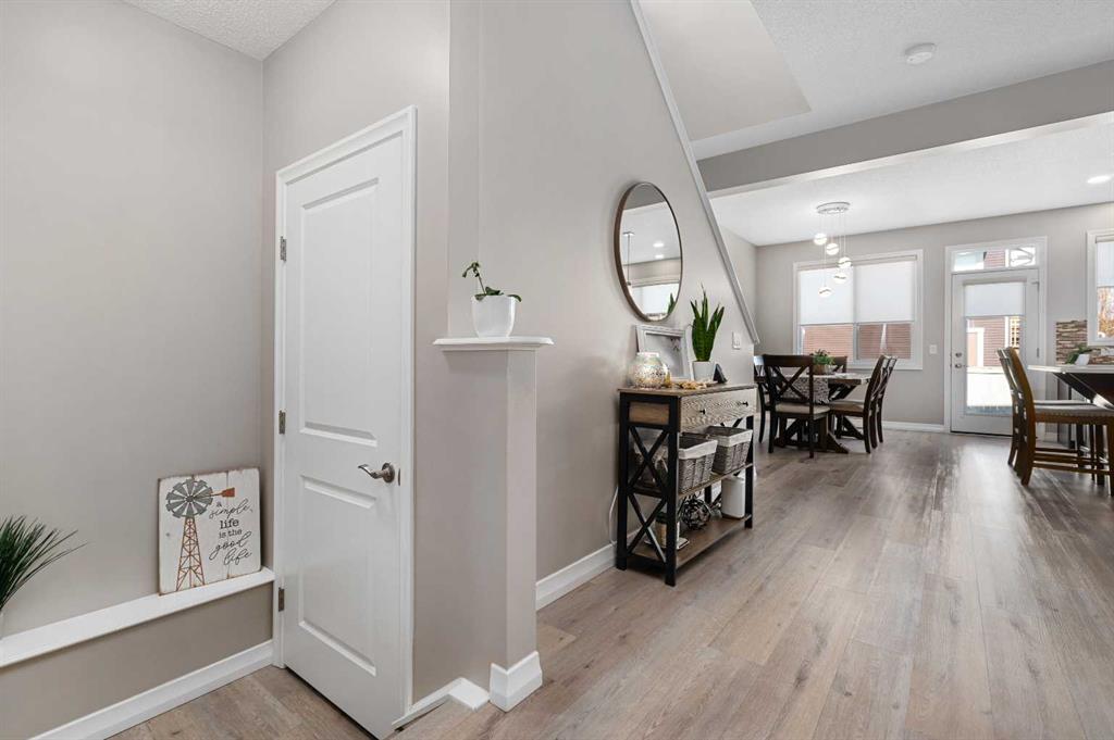 Picture for 58 Kingfisher Crescent SE