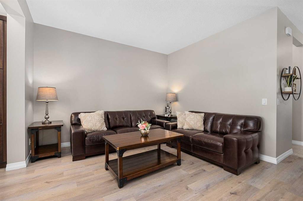 Picture for 58 Kingfisher Crescent SE