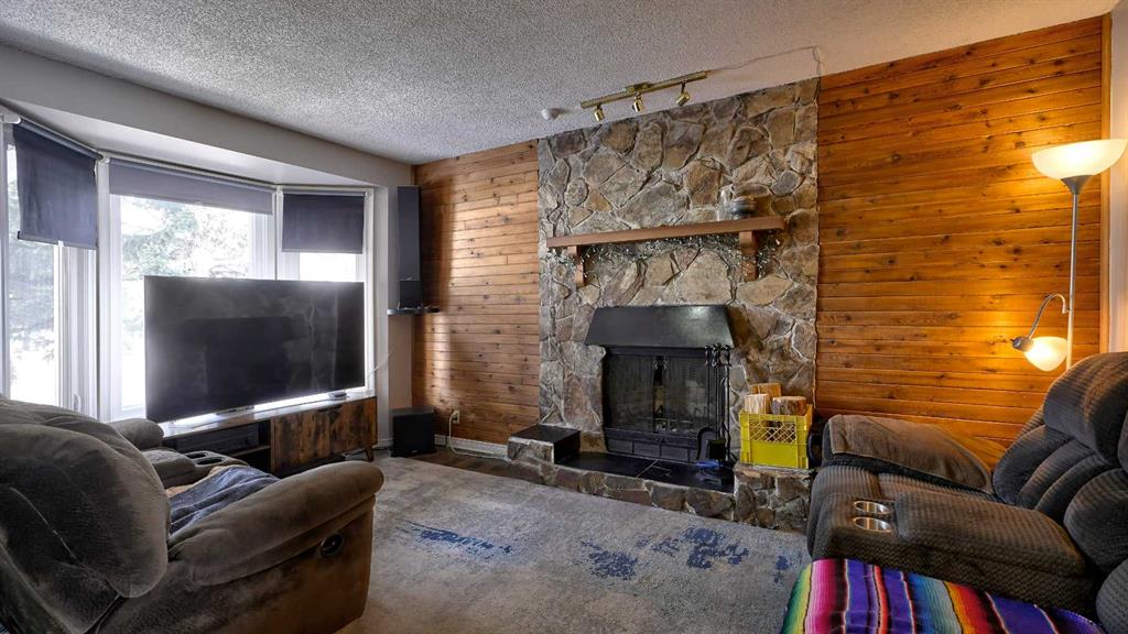 Picture for 35 Riverbirch Road SE