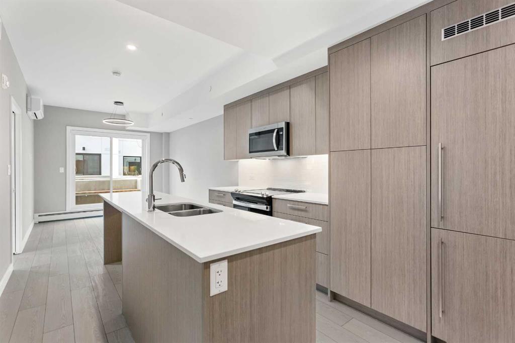 Picture for 126, 310 15 Avenue SW