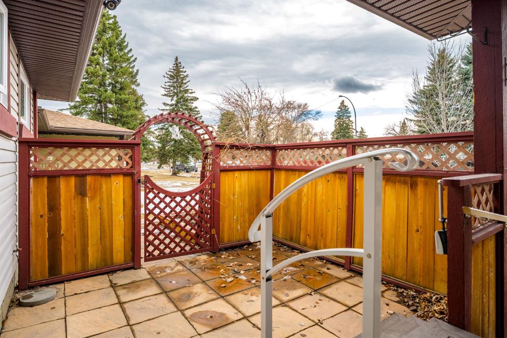 Picture for 804 Queensland Drive SE