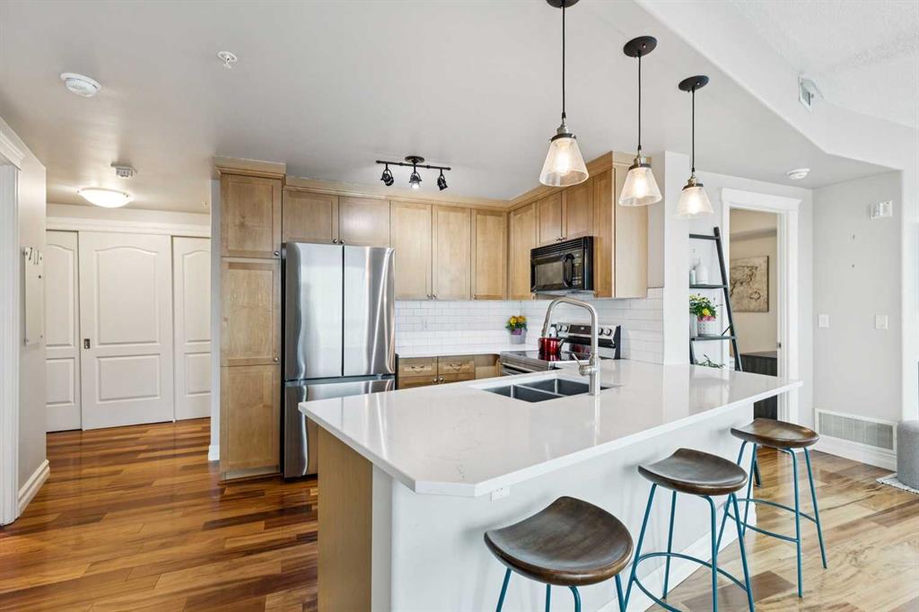 Picture for 1701, 836 15 Avenue 