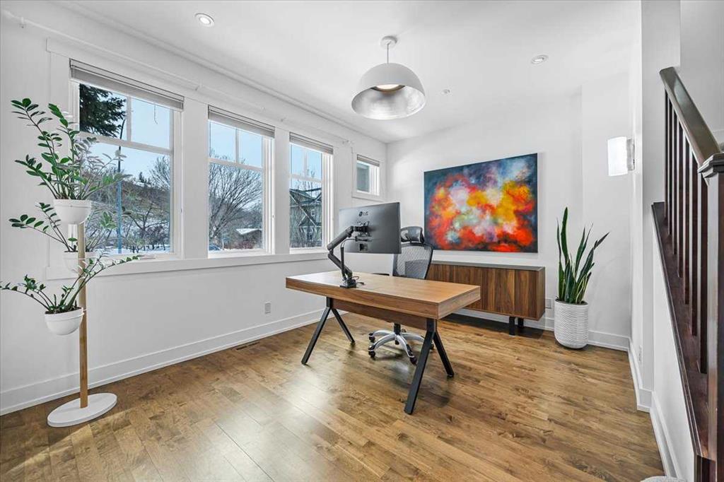 Picture for 941 4A Street NW