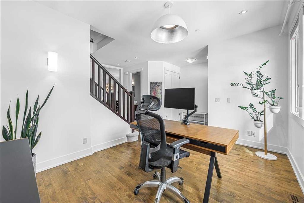 Picture for 941 4A Street NW