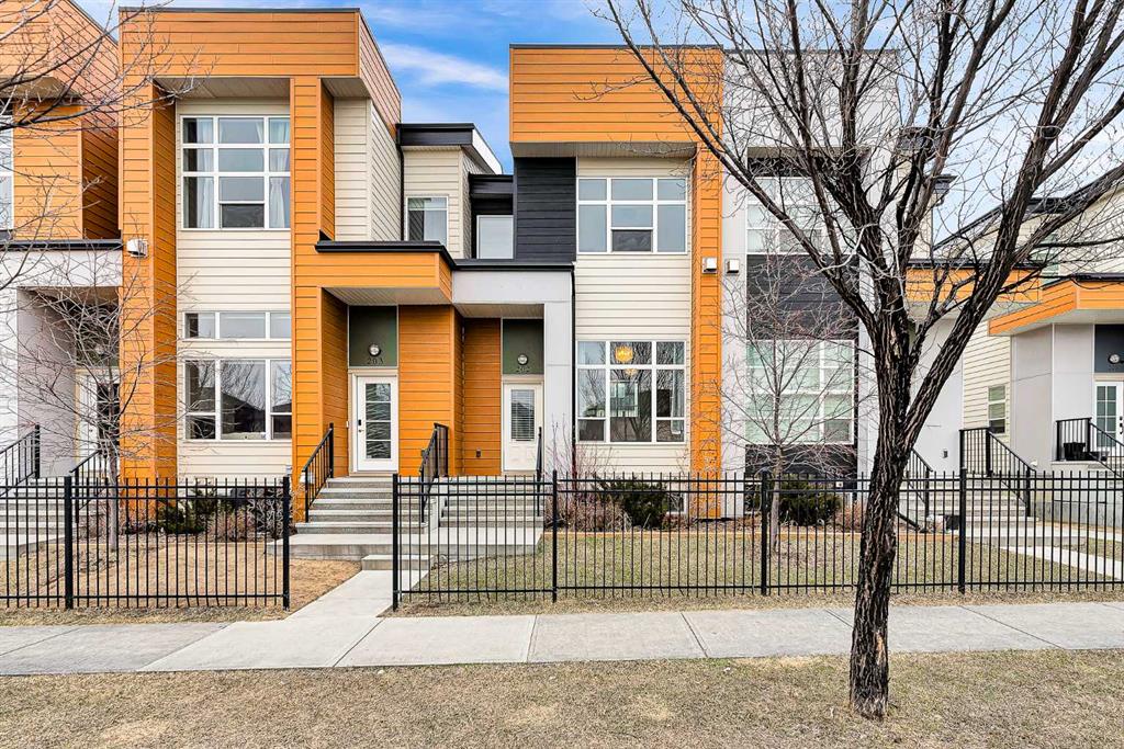 Picture for 202, 1530 bayside Avenue SW