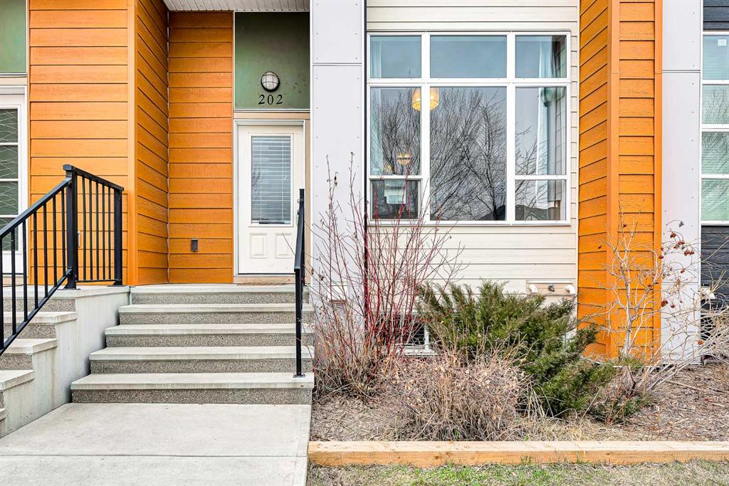 Picture for 202, 1530 bayside Avenue SW