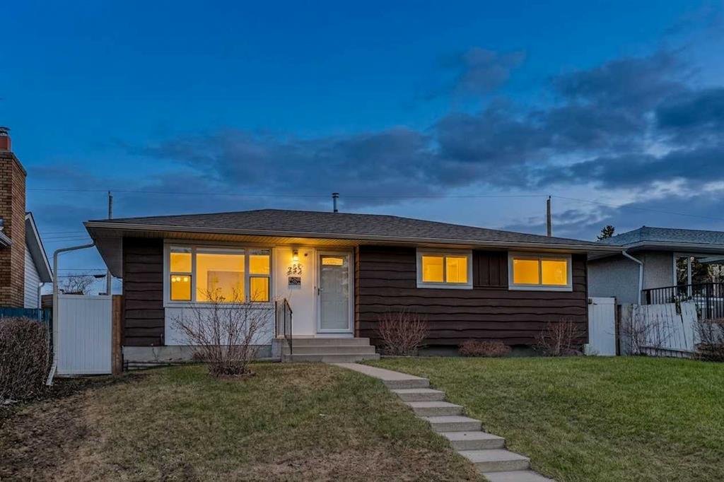 Picture for 727 Macleay Road NE