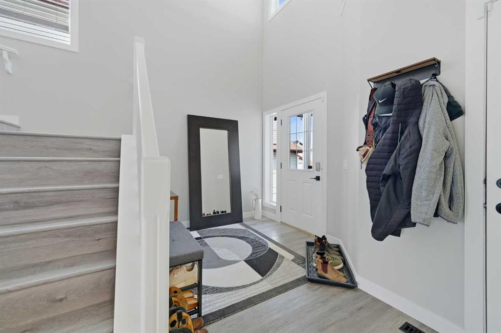 Picture for 115 Everwoods Park SW