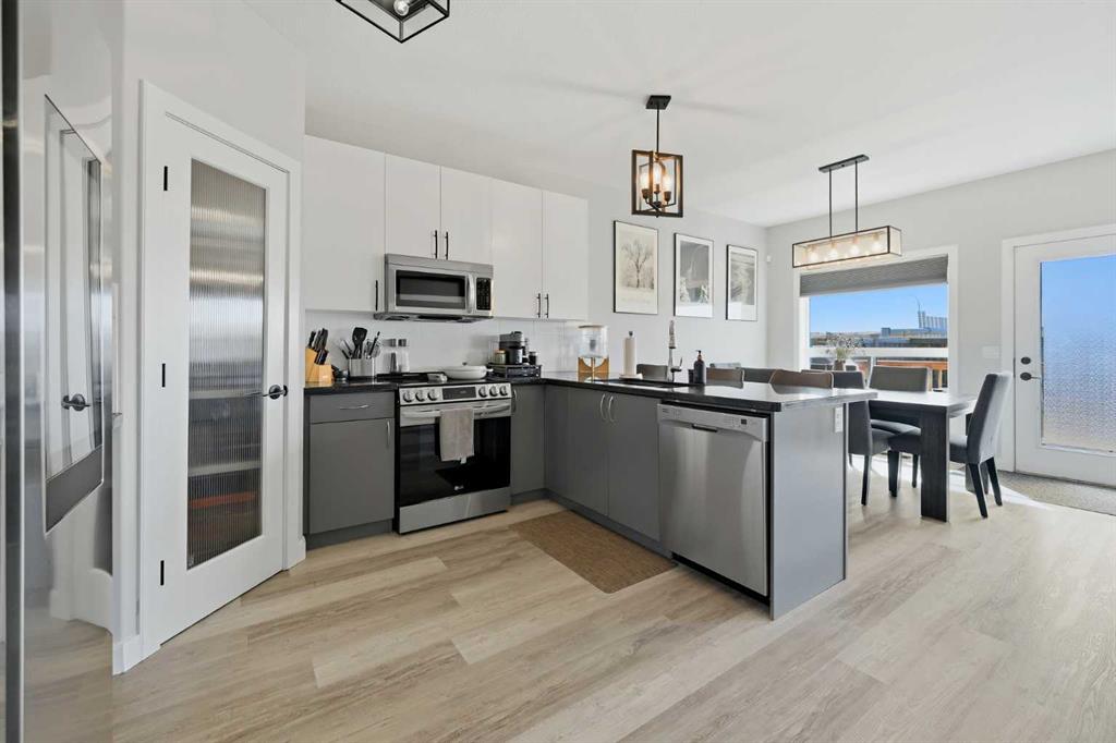 Picture for 115 Everwoods Park SW