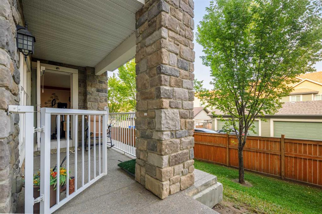 Picture for 2105, 11 Mahogany Row SE