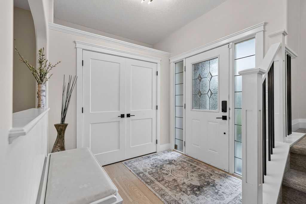 Picture for 214 Cranleigh View SE