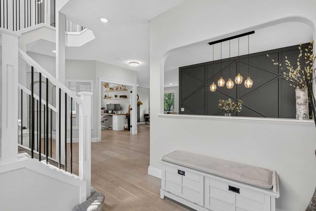 Picture for 214 Cranleigh View SE